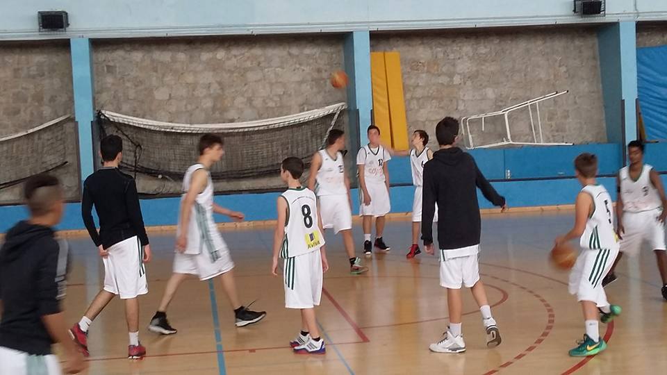 Les U15M1 à l’échauffement